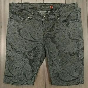 Guess black designed super skinny jeans EUC